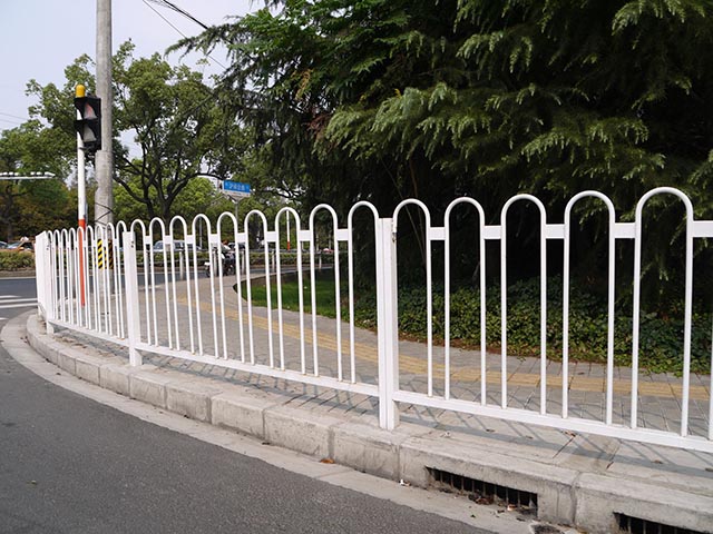 马路护栏